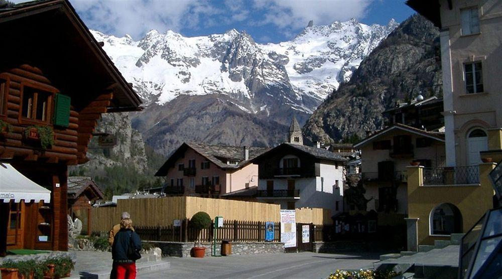 Hotel Del Viale Courmayeur Eksteriør bilde